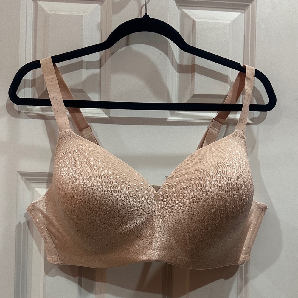 NWOT Wacoal Beige Women's Bra size 38DD